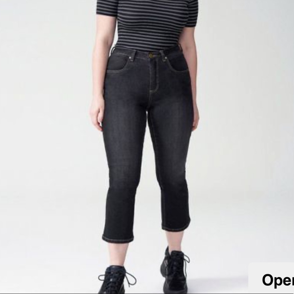Universal Standard Sava Jeans, Distressed Black